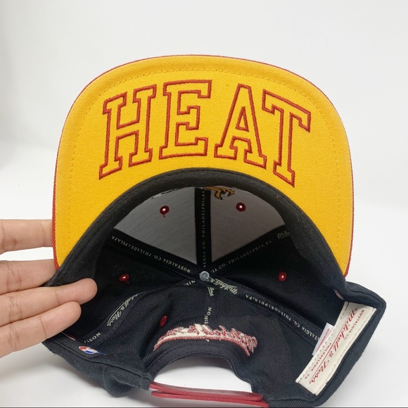 Miami Heat Mitchell & Ness SnapBack - Picture 4 of 6